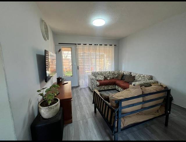 2 BEDROOM TOWNHOUSE FOR SALE IN SUNWARD PARK